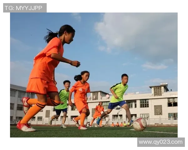 校园足球场地周日常被占用问题亟待解决 影响学生锻炼与兴趣发展